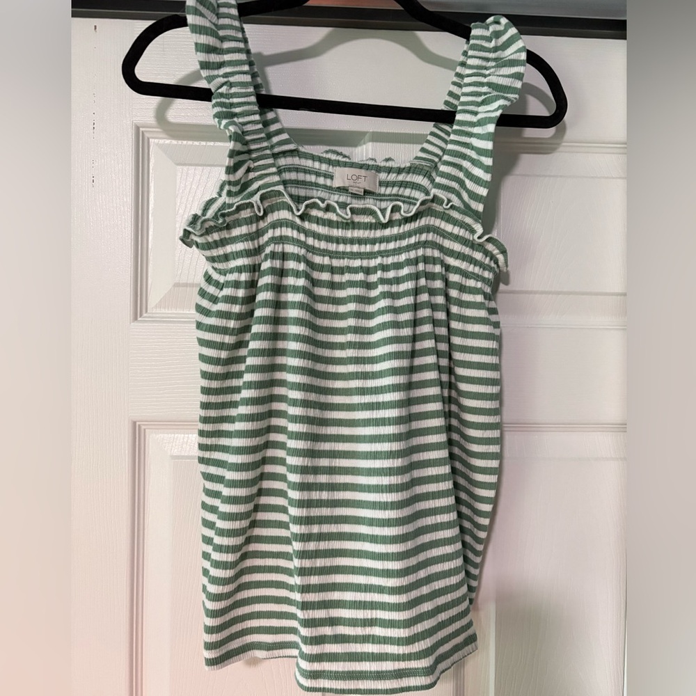 Breezy LOFT Green and White Ruffled Tank